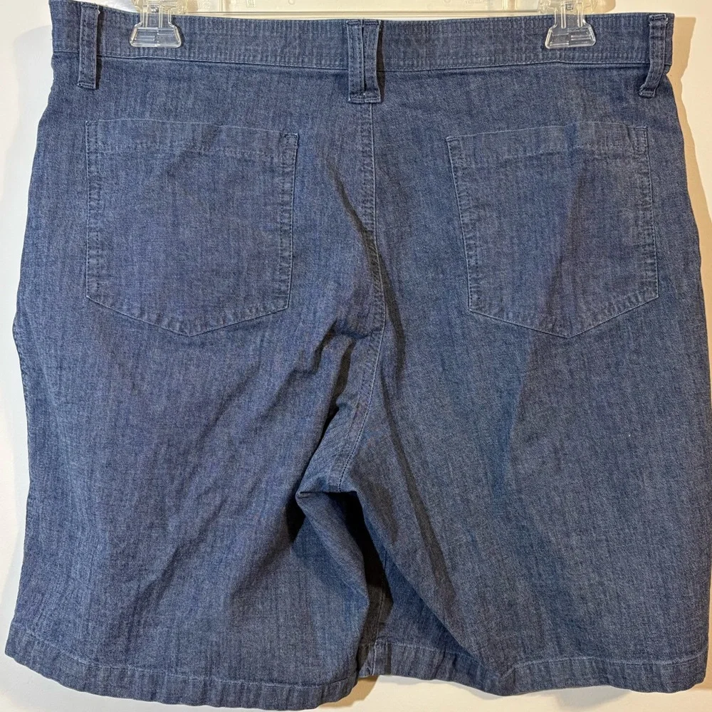 Riders Lee shorts Women’s size 16 M denim front and back pockets 9” inseam‎